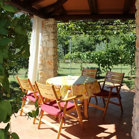 Holiday home Mit Schoenem Garten Und Sonnenterrasse Medulin